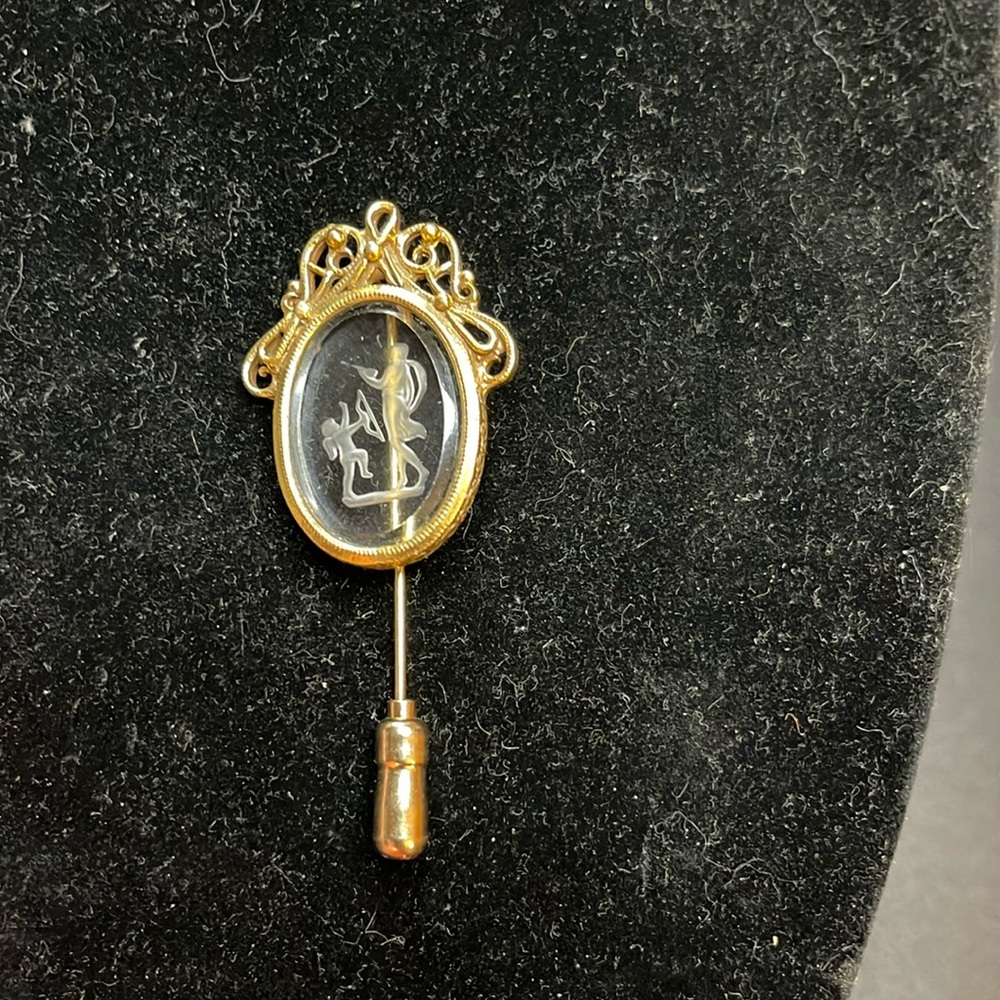 Vintage Intaglio Gold Tone stick pin